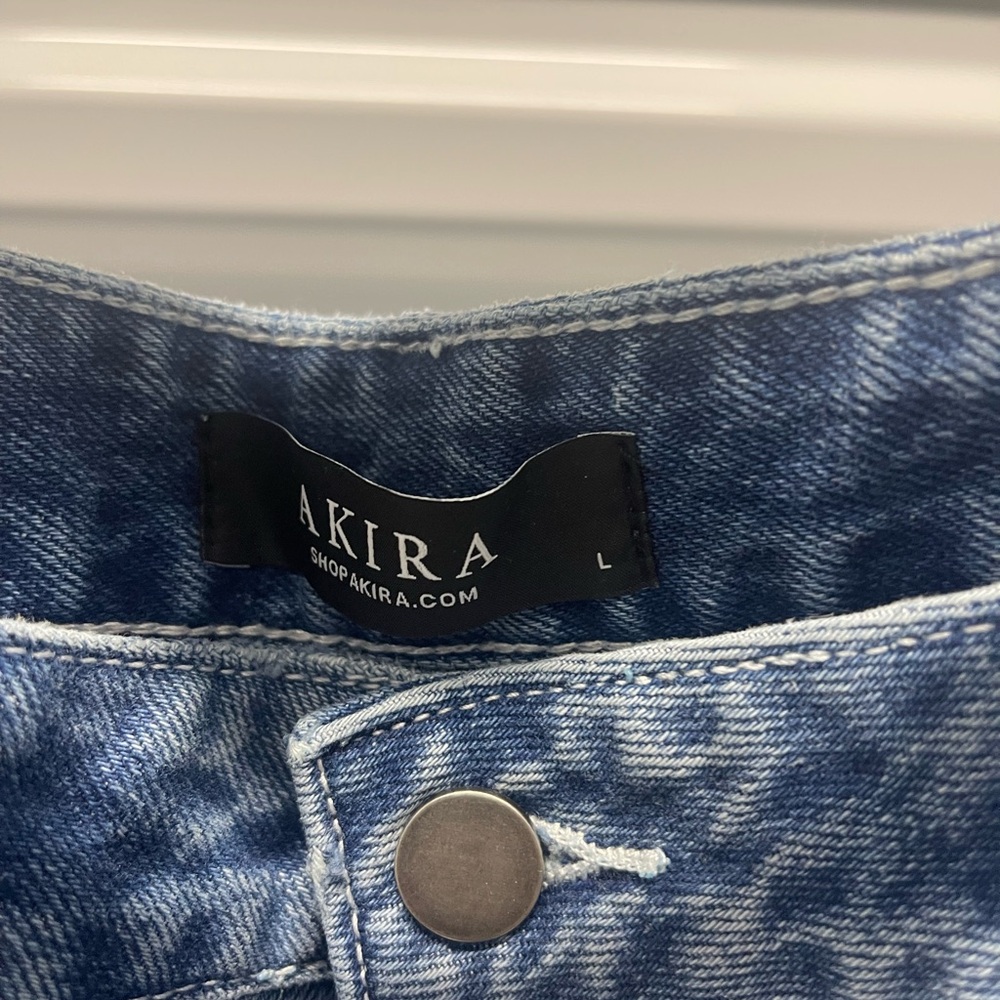**NEW** Akira Label Literal Perfection Denim Shorts - Picture 4 of 5